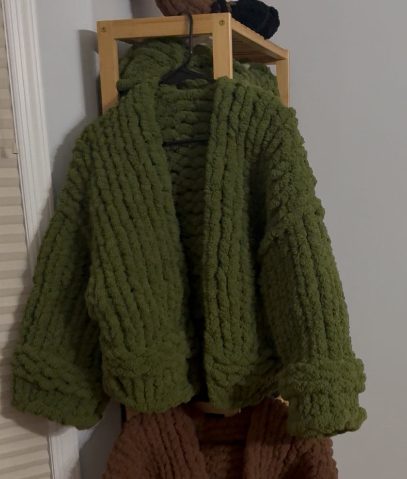 Olive Grove – Chunky Knit Cardigan