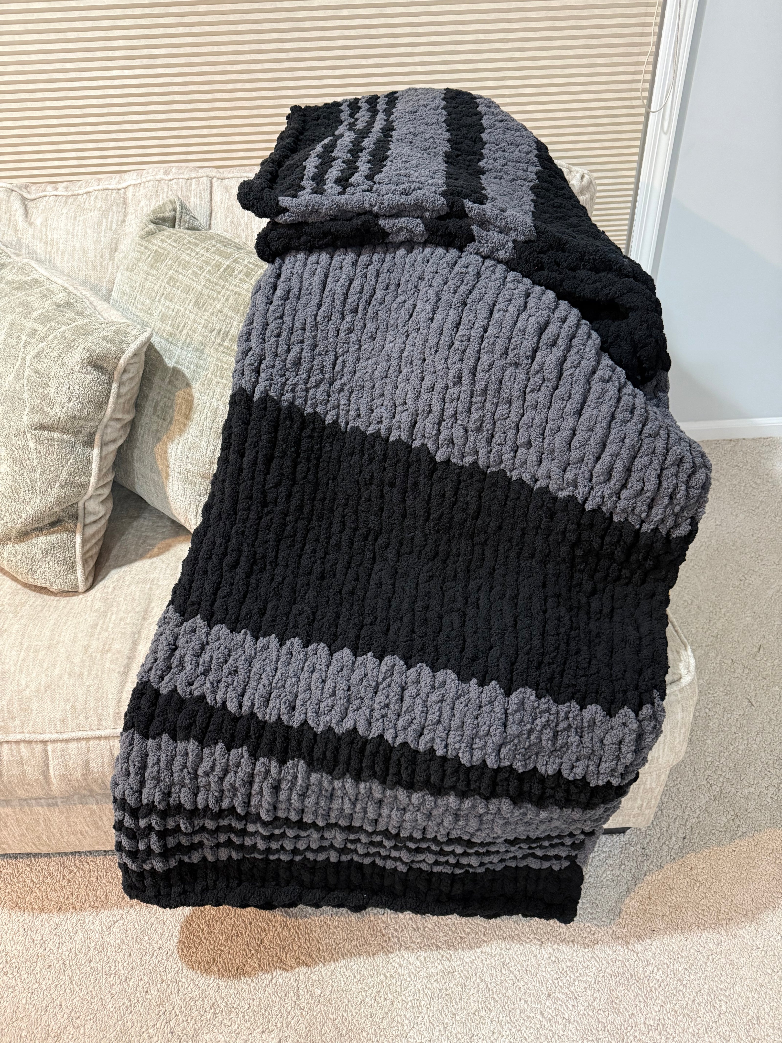 Onyx & Ash Chunky Knit Blanket — Handmade Finger Knit Cozy Throw